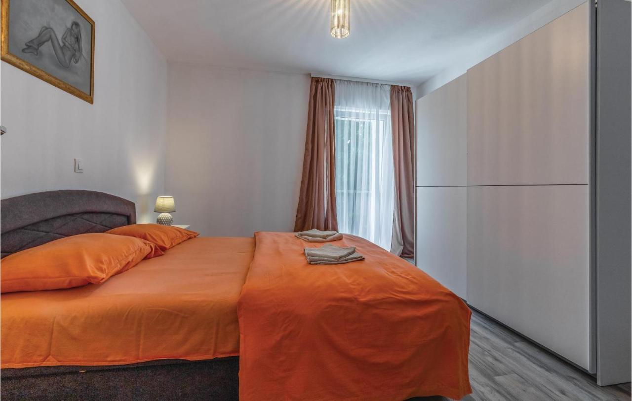 Beautiful In With 2 Bedrooms And Wifi Apartman *